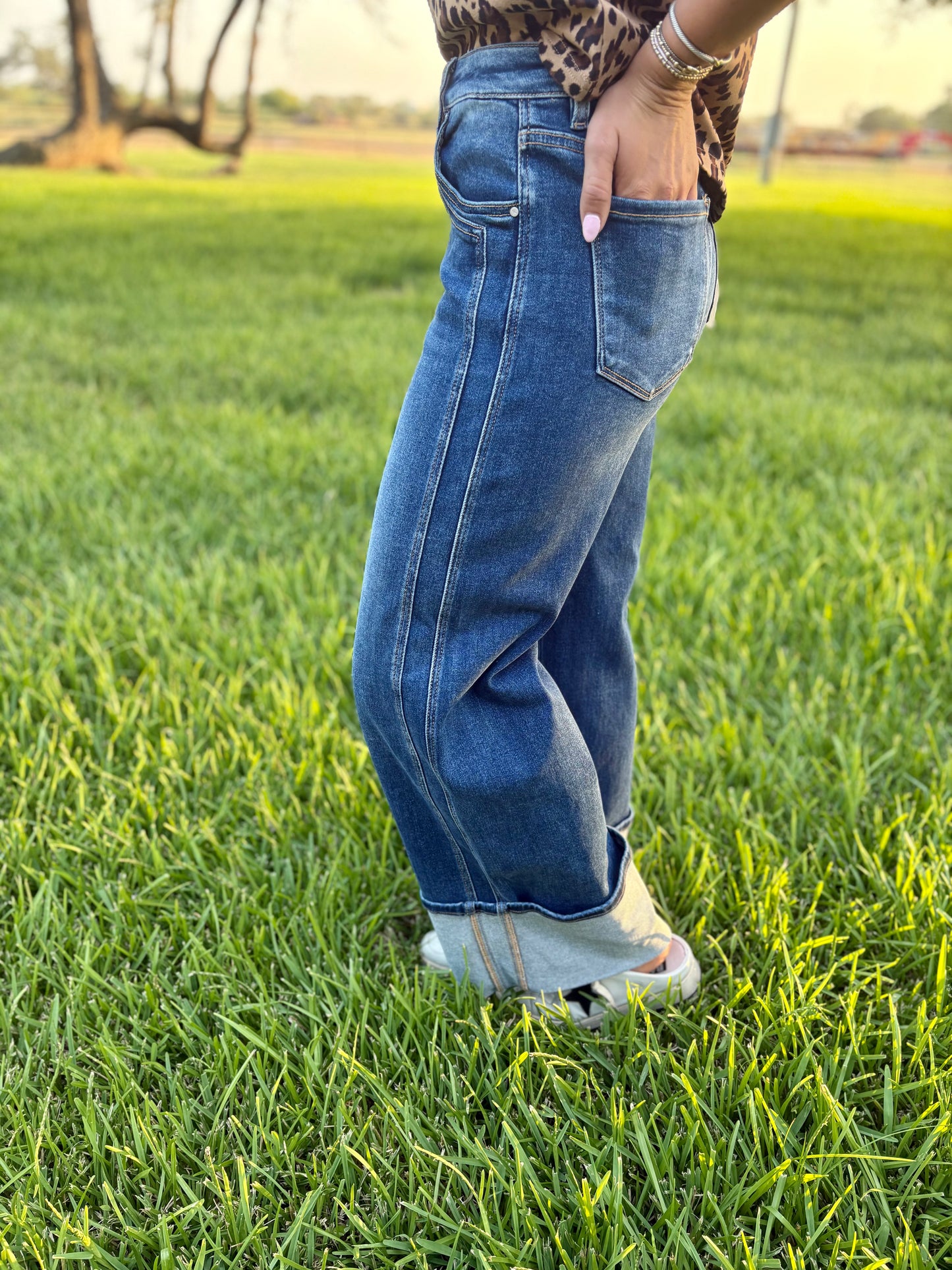 CUFFED DARK WASH JEANS