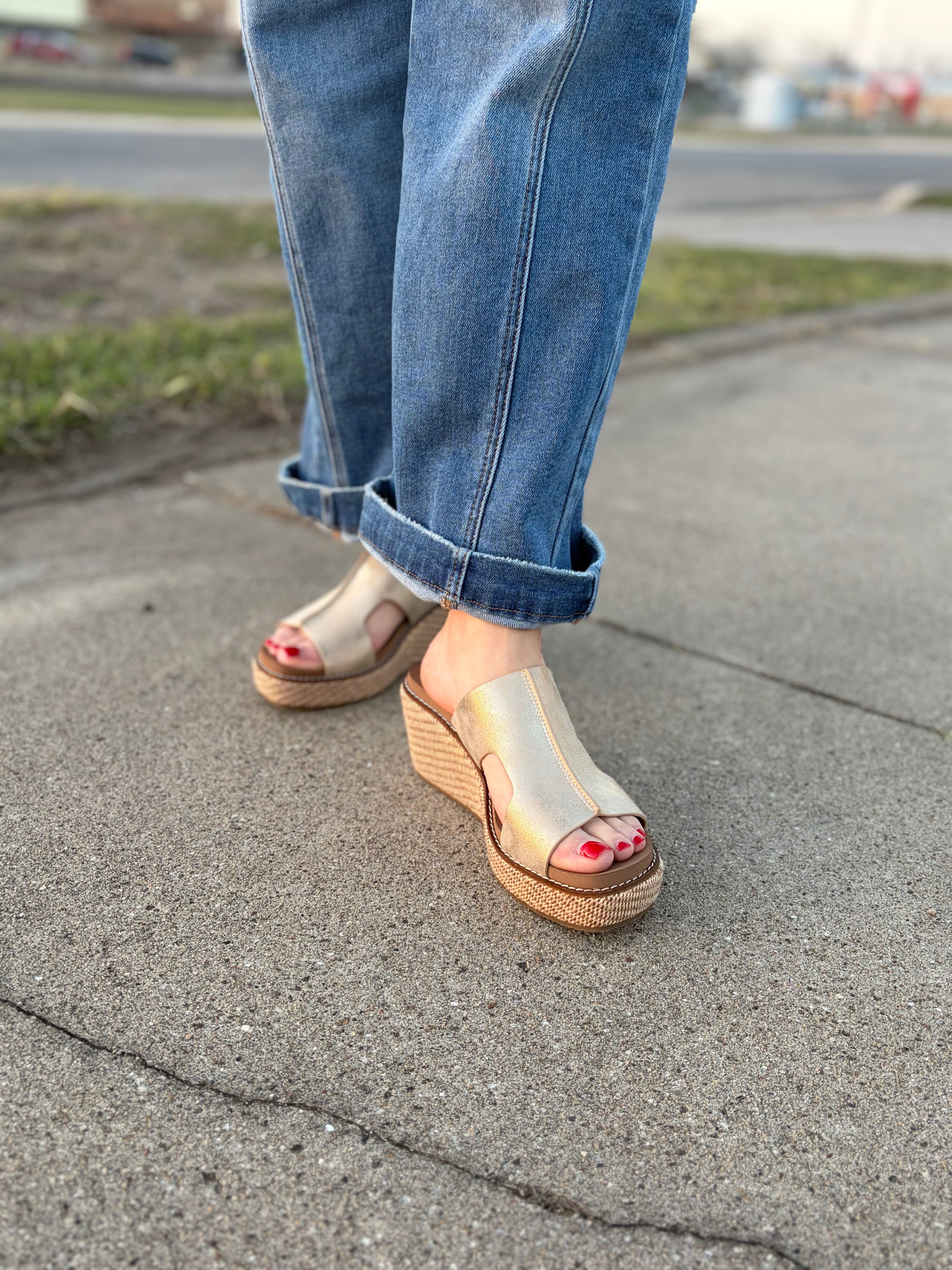 Kiss  N Tell Gold Metalic Wedge