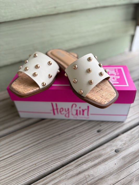 Come Abroad White Sandal