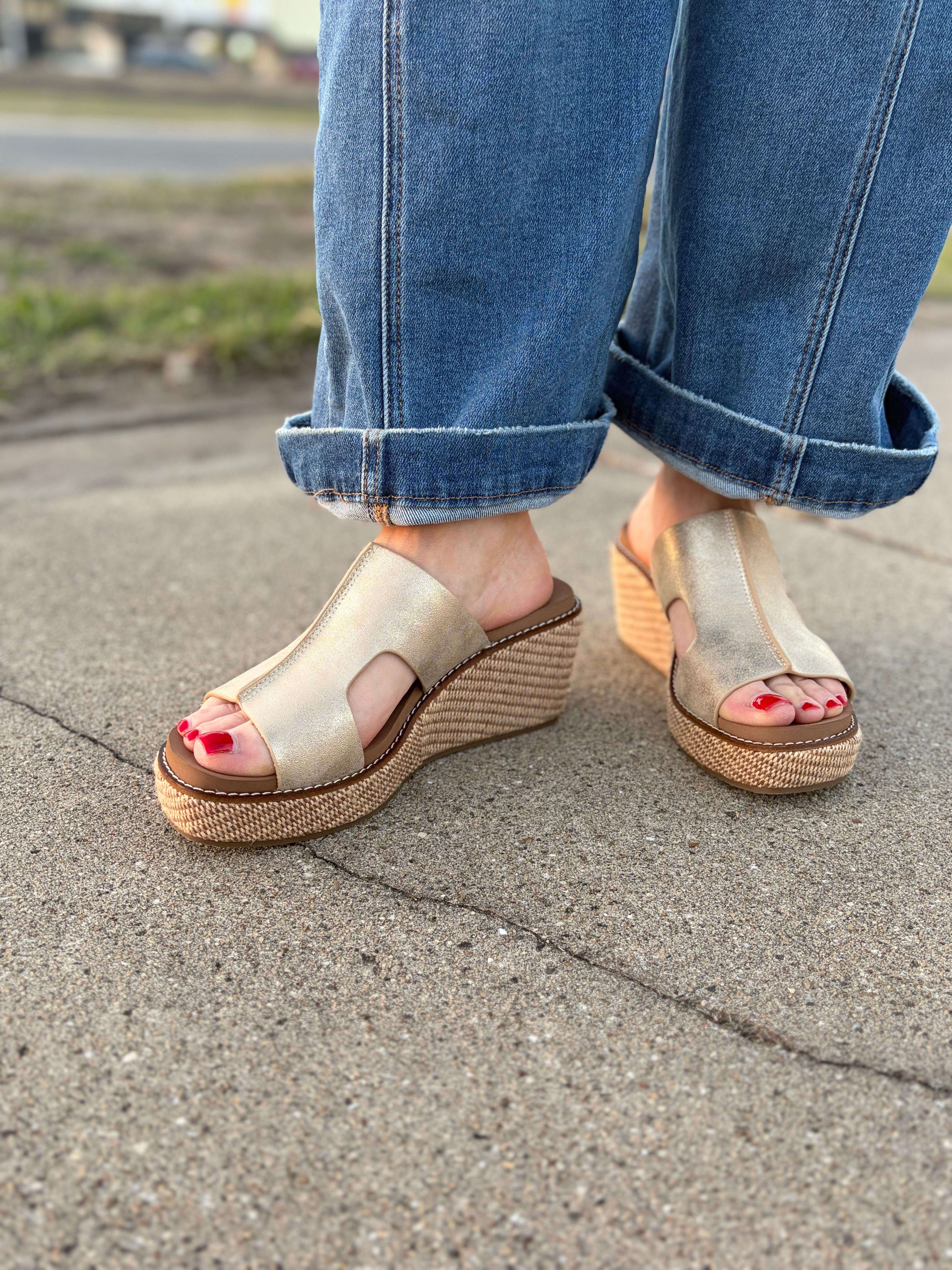 Kiss  N Tell Gold Metalic Wedge