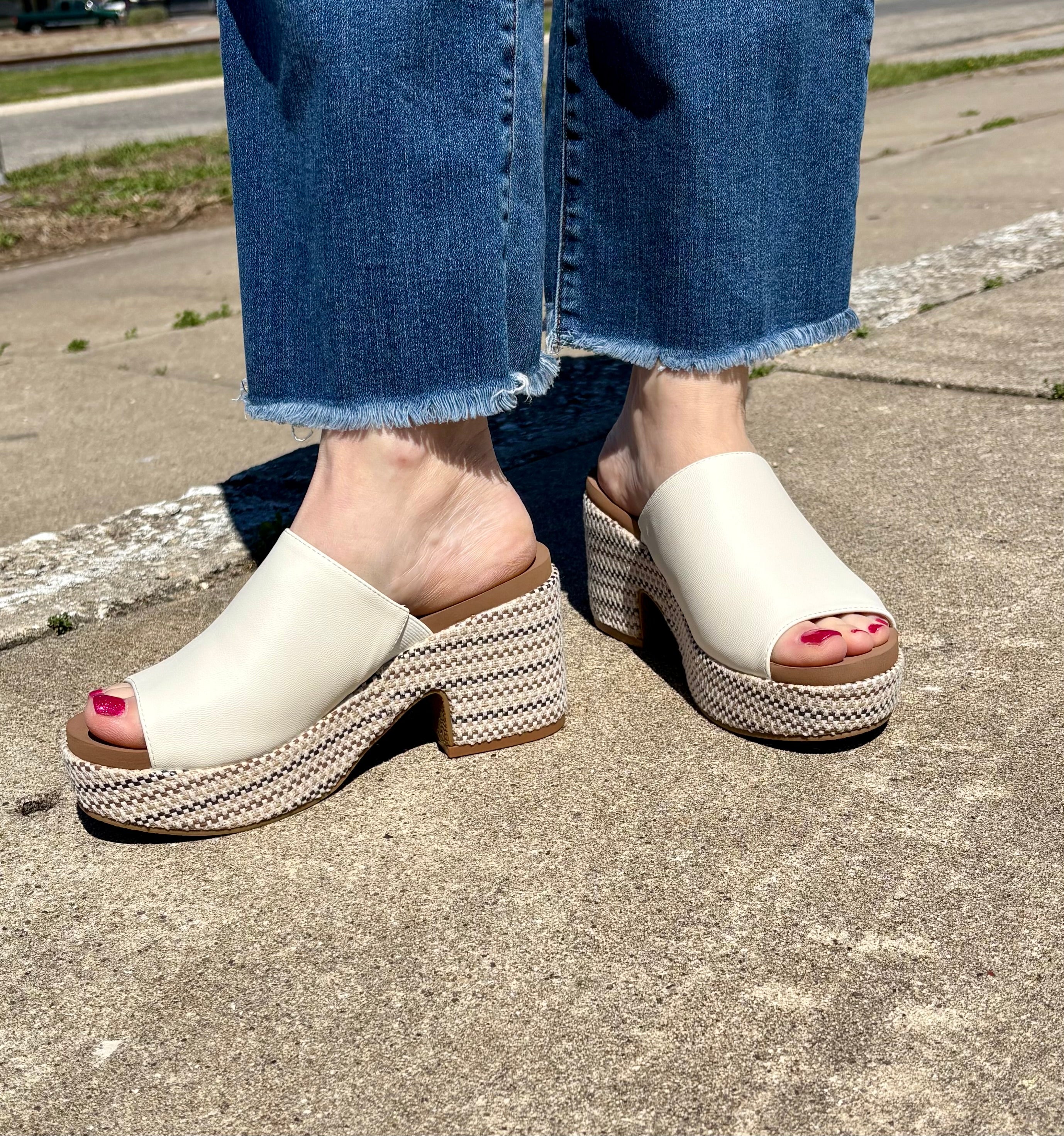 Totally Buggin Wedge